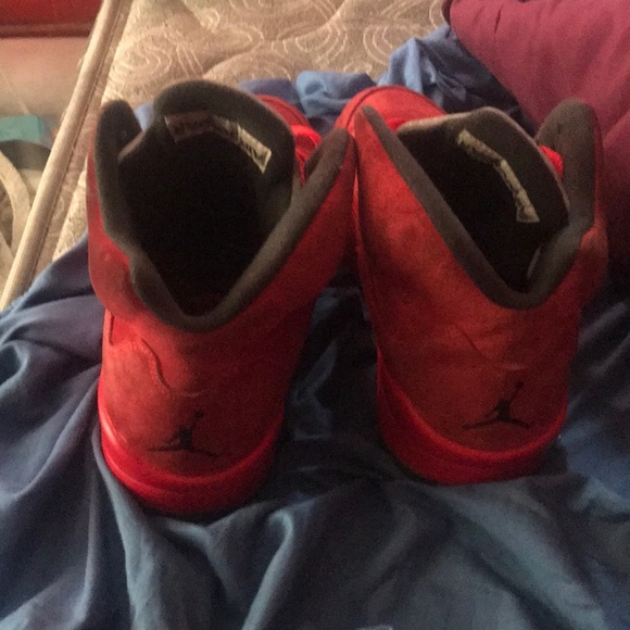 I’m selling my toro retro 5s - Picture 2 of 4